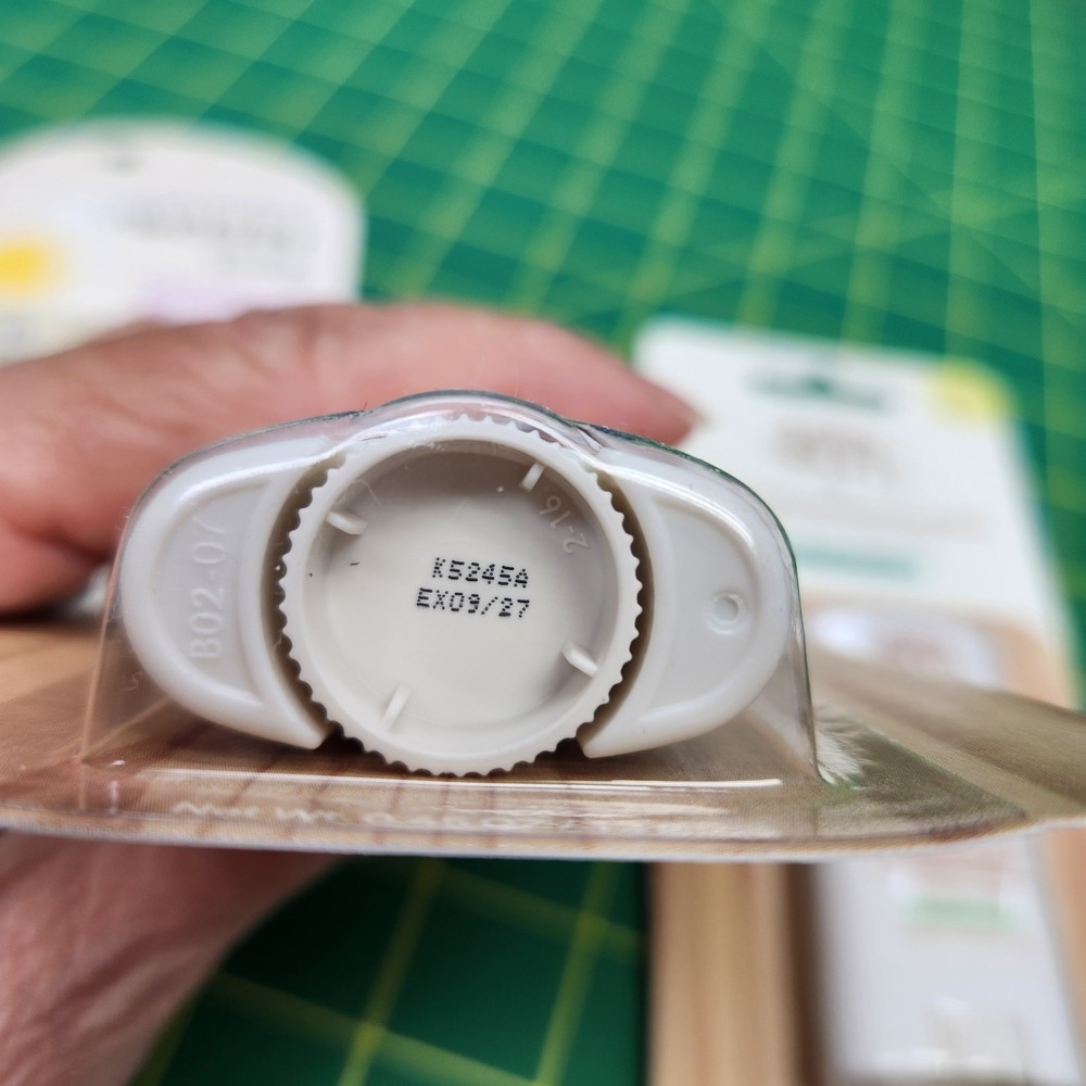 Aveeno Baby 1 Baby Bum 2 sunscreen sticks broad spectrum spectrum 50 mineral 50 - Picture 6 of 7